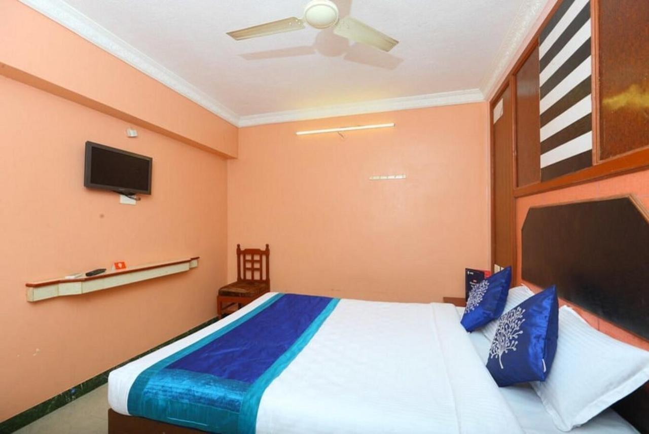 Hotel Gnana Srm Residecny à Pondichéry Extérieur photo